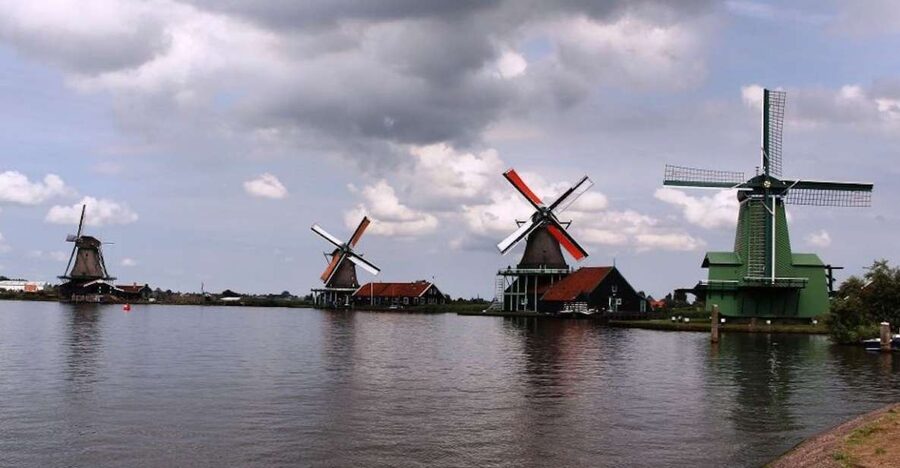 Amsterdam: Volendam, Windmill, and Cheese Farm Private Tour - Cheese tasting and the craft of wooden shoes