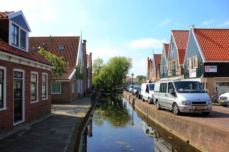 Amsterdam: Volendam, Windmill, and Cheese Farm Private Tour - Zaanse Schans: windmills with working purposes