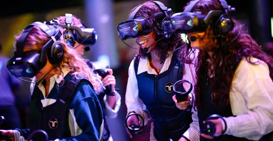 Amsterdam: VR Game Park Free-Roaming Experience - Why free-roaming VR feels different