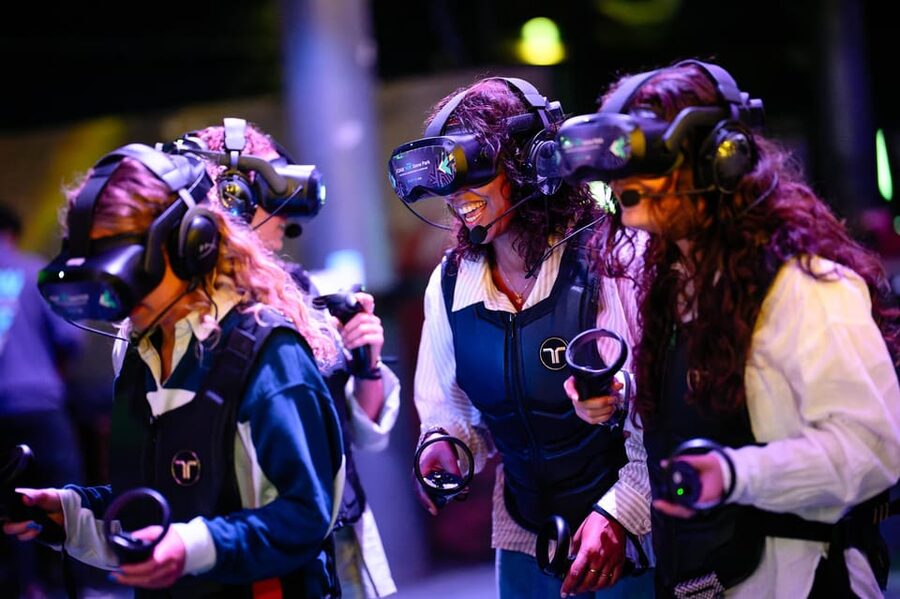 Amsterdam: VR Game Park Free-Roaming Experience - How the 25-minute session fits your day