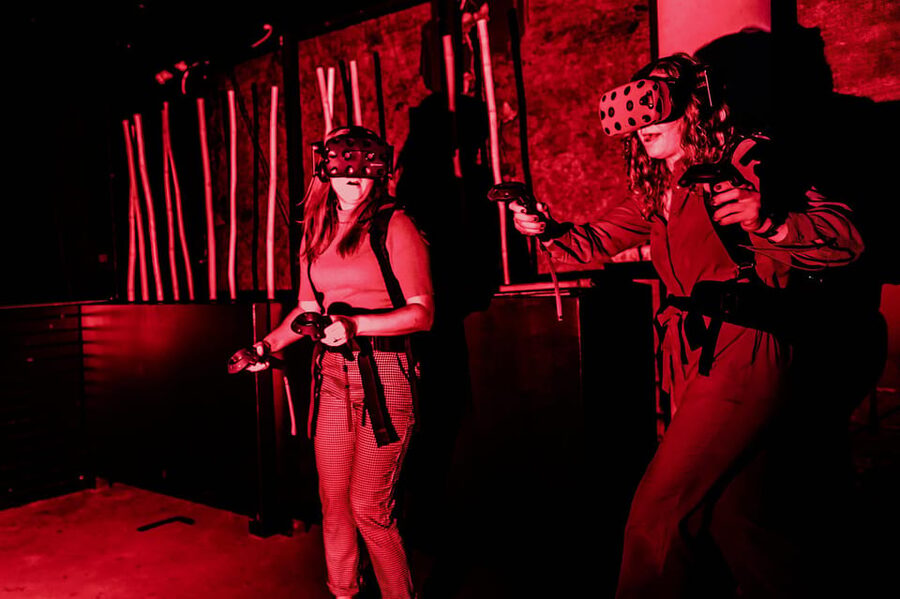 Amsterdam: VR Game Park Free-Roaming Experience - Choosing between zombies, pirates, and ghosts