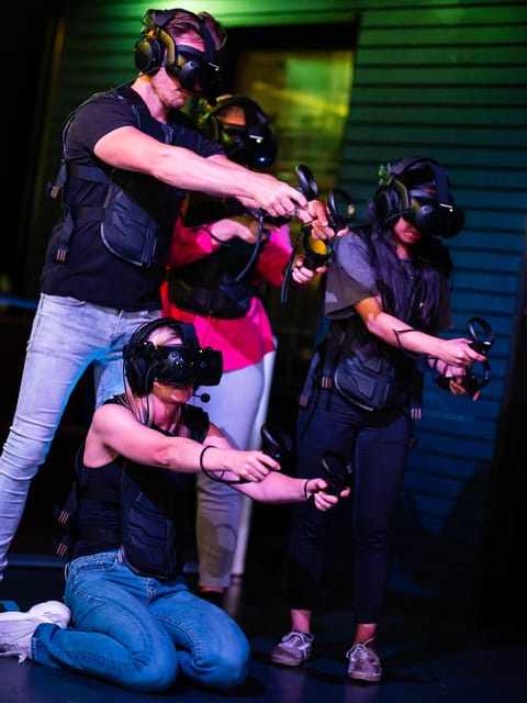 Amsterdam: VR Starter Pack with 6 Tokens - Your first briefing and equipment introduction