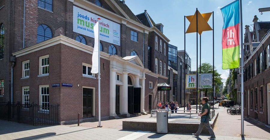 Amsterdam: Walking Tour, Jewish Museum & Synagogue Tickets - What the guides add to the experience