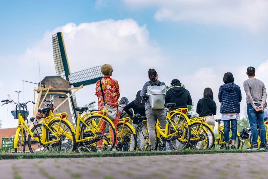 Amsterdam: Waterland District Countryside Villages Bike Tour - Leaving Central Amsterdam by ferry and bicycle