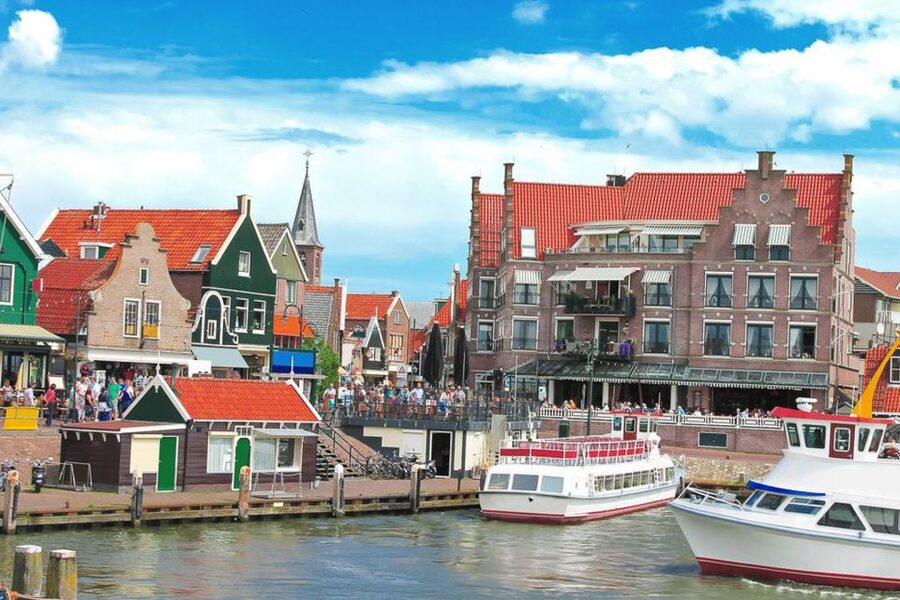 Amsterdam: Windmills, Edam, Volendam and Marken Private Tour - Marken: a quieter final stop