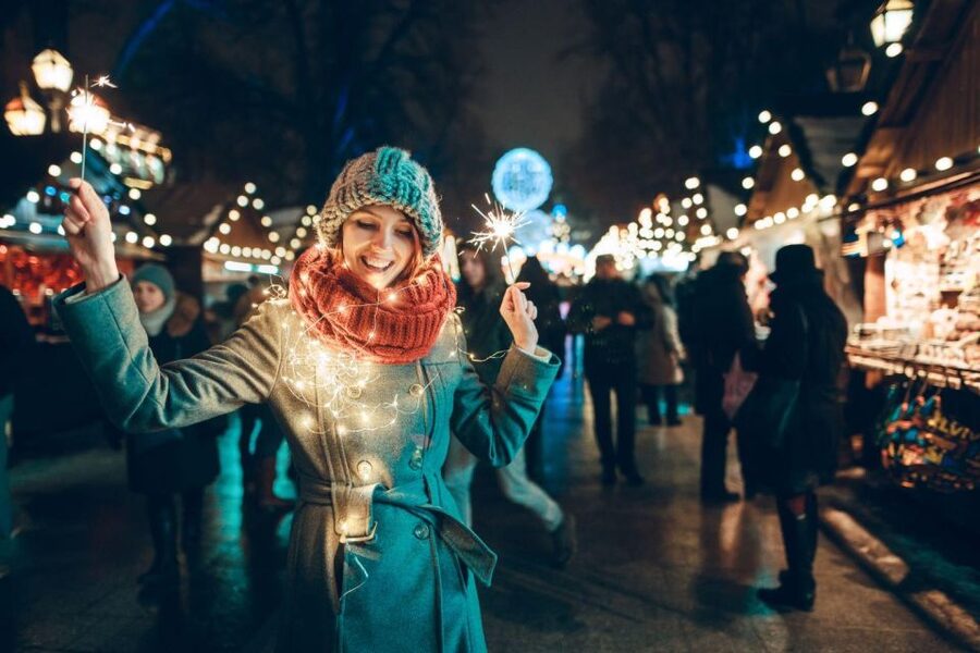 Amsterdam Winter Walking Tour - Canal Belt decorations and romantic bridges