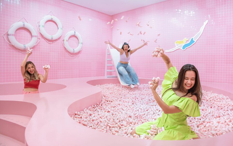 Amsterdam: WONDR Immersive Playground Experience Ticket - The giant ball pit and family appeal