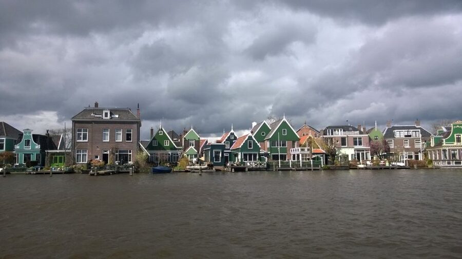 Amsterdam: Zaanse Schans 3-Hour Small Group Tour - Walking into Zaanse Schans