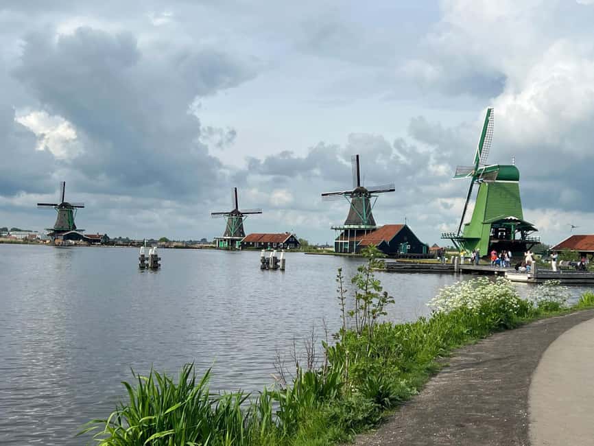 Amsterdam: Zaanse Schans and Giethoorn Guided Combo Tour - The long ride to Giethoorn