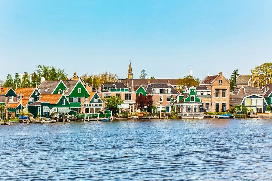 Amsterdam: Zaanse Schans, Edam, Volendam & Marken Bus Tour - Volendam, fishing boats, and time for lunch