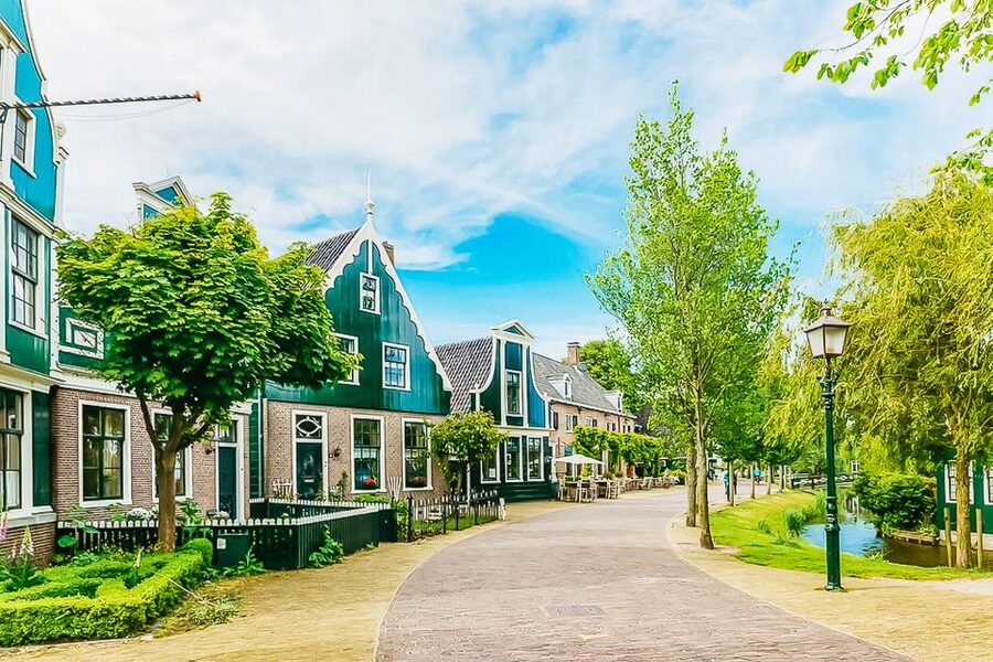 Amsterdam: Zaanse Schans, Edam, Volendam & Marken Bus Tour - Marken and the story of land reclaimed from water