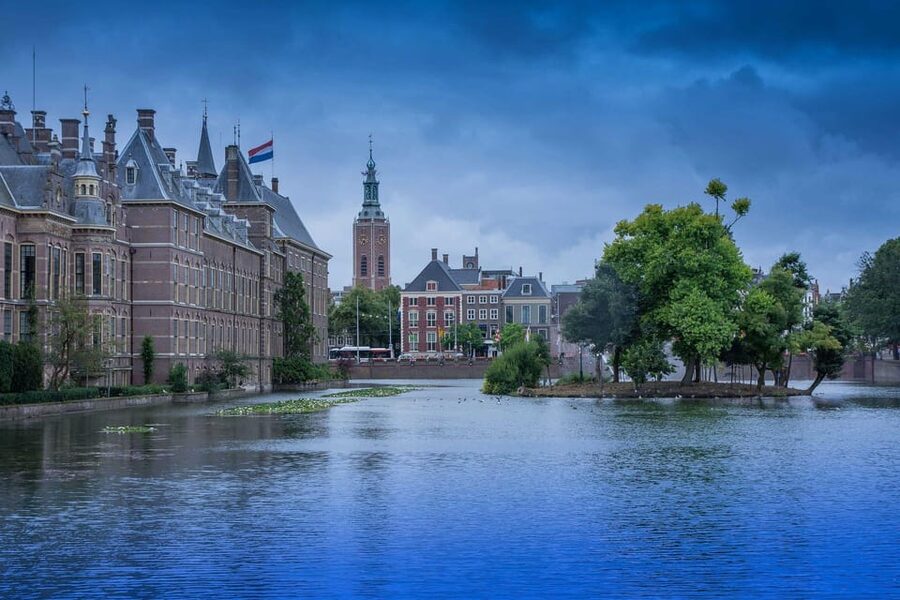 Amsterdam: Zaanse Schans, The Hague & Rotterdam Tour - Finishing at the Markthal