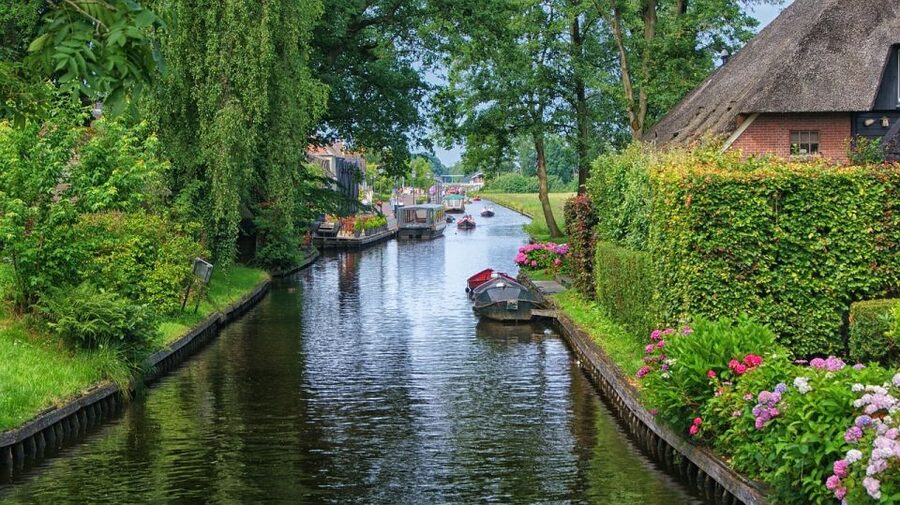 Amsterdam: Zaanse Schans, Windmills & Giethoorn Private Trip - FAQ
