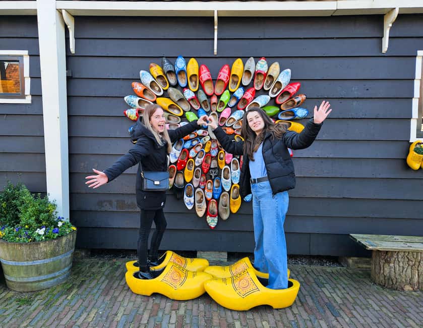 Amsterdam: Zaanse Schans windmills & Volendam Guided Tour - What the guides add to the day