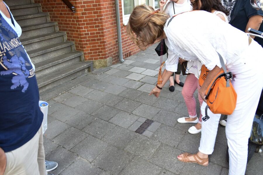 Anne Frank Story & Private 2-Hour Neighborhood Tour - The Anne Frank House is a separate visit
