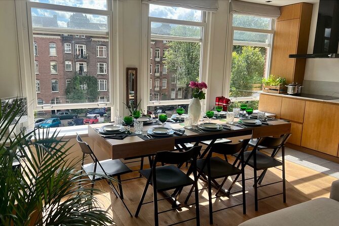 Authentic Italian Dinner in Cozy Canal Home in Amsterdam - Pasta al pomodoro, a simple Italian classic