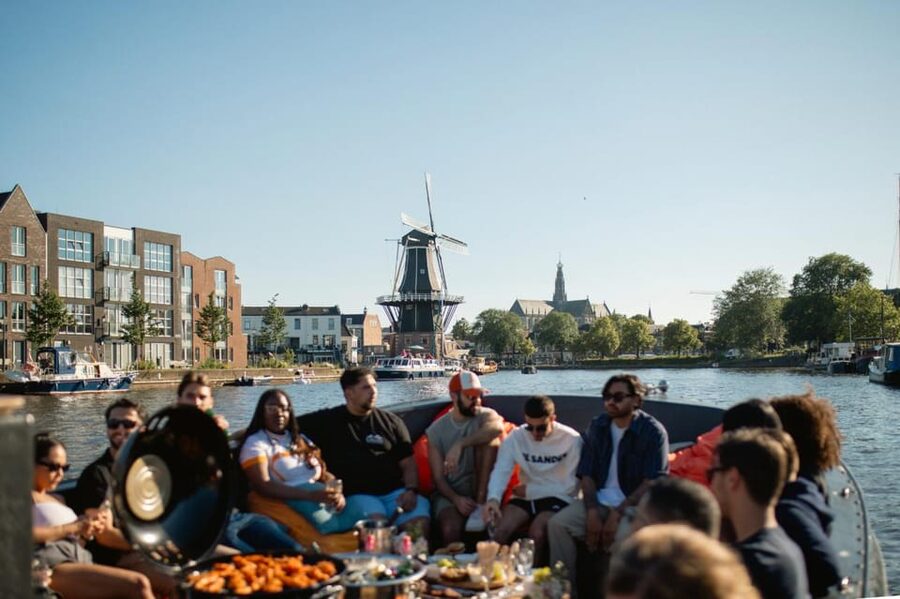 BBQ on Board Haarlem Cruise - What arrives from the BBQ grill