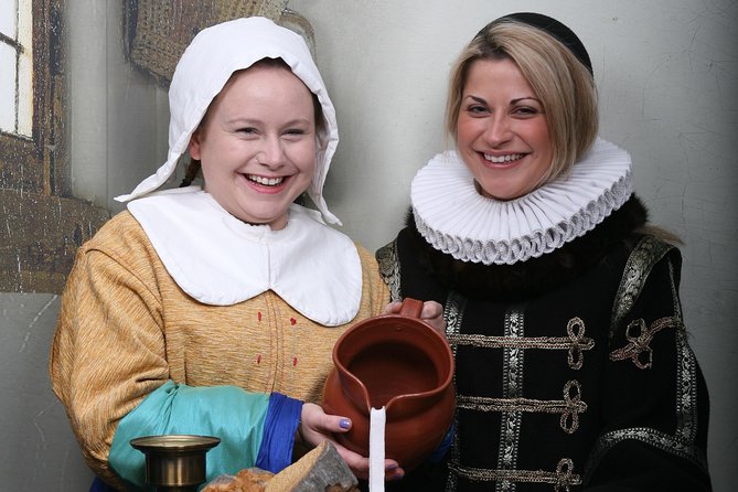 Become a Dutch Art Piece Photo Shoot in Amsterdam - Costumes, Props, and Peter’s Direction