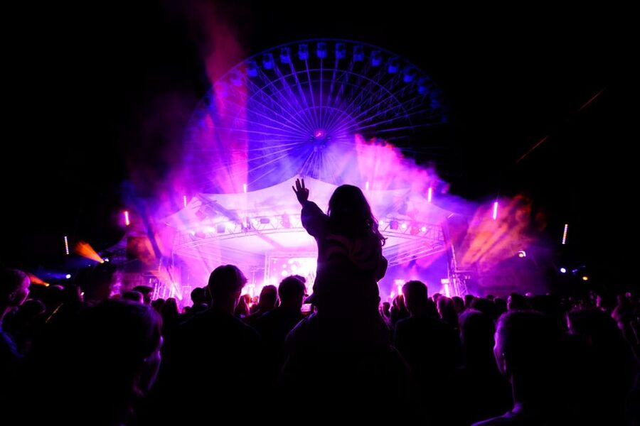 Biddinghuizen: Walibi Holland Entry Ticket - Seasonal atmosphere and operating dates