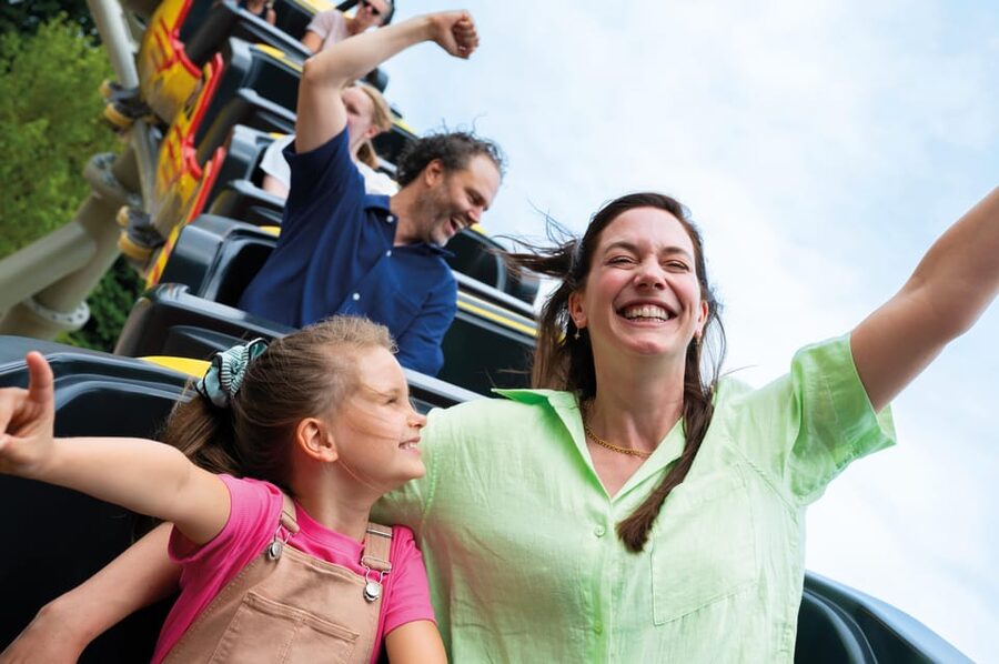 Biddinghuizen: Walibi Holland Entry Ticket - Water rides and the value of changing direction