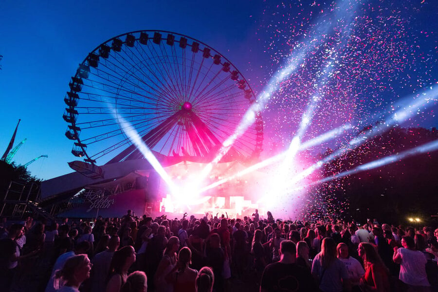 Biddinghuizen: Walibi Holland Entry Ticket - Choosing between family rides and major coasters