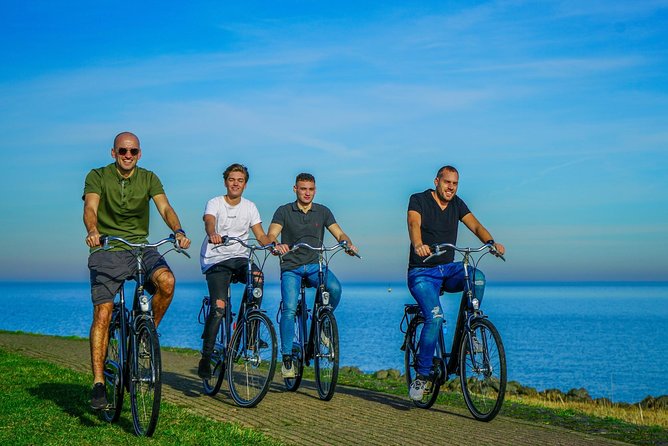 Bike rental Volendam - Explore the Countryside of Amsterdam - Marken requires the longer route