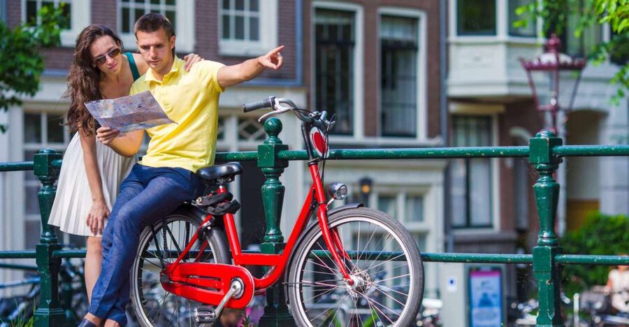 Bike Tour of Amsterdam Old Town, Top Attractions and Nature - Why Amsterdam works so well by bike