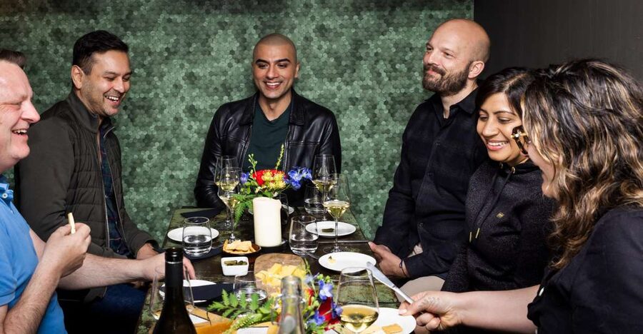 Boutique Dutch Food & History Tour with up to 8 guests only - Who should book this experience?