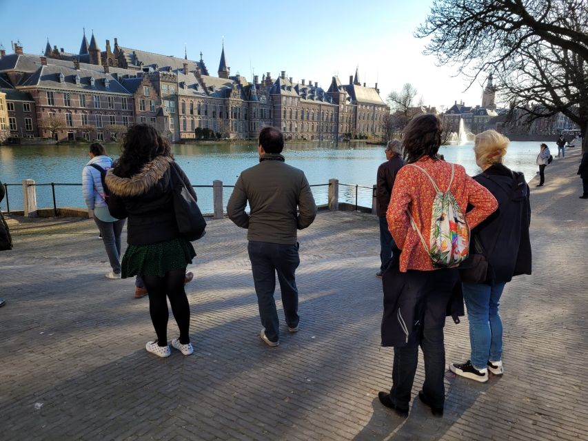 Centre The Hague On Foot with Wonderful Storyteller - 2hr - Ending at the Peace Palace