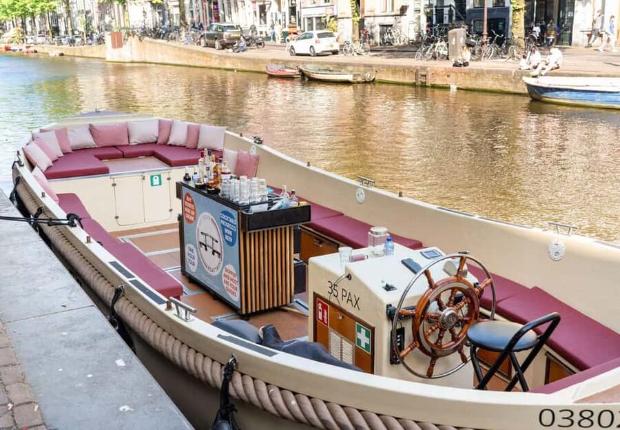 CHEESE AND DRINKS TOUR: A TASTE OF AMSTERDAM ON THE CANALS - Stopera, Herengracht, and the classic canal ring