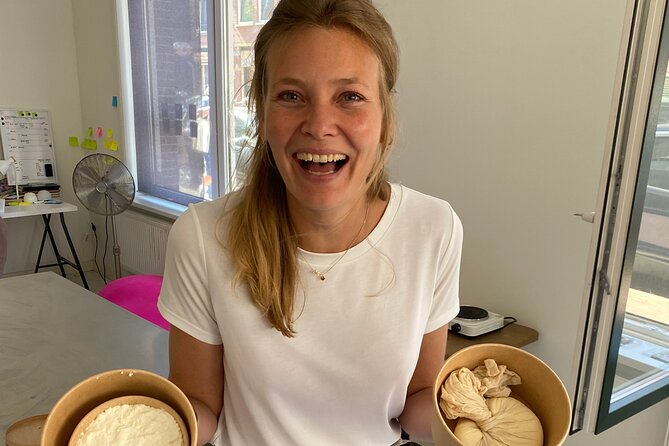 Cheese making workshop next to De Hallen, heart of Amsterdam - Who should book this workshop?