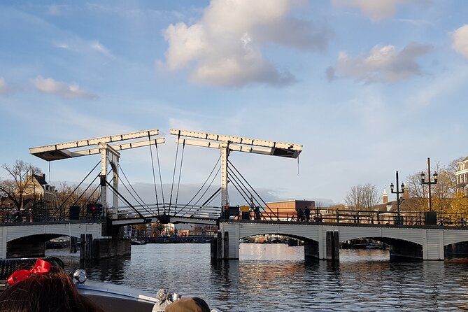 Classic Salonboat Tour in Amsterdam Including Cheese and Wine - Why Amsterdam looks better from a salonboat