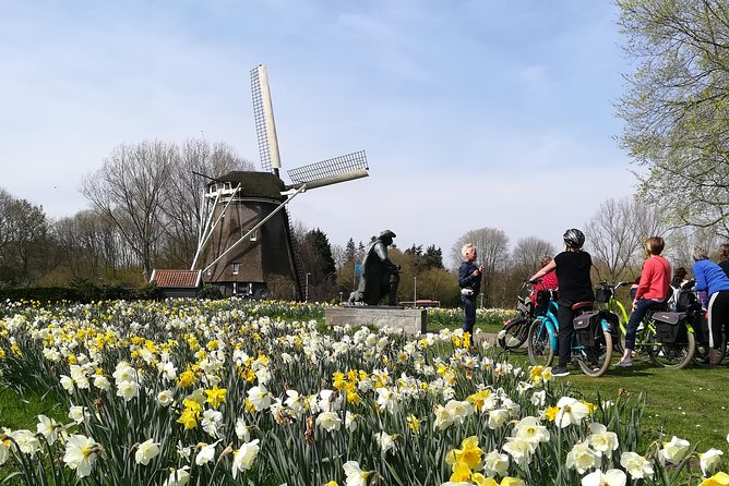 Countryside Bike Tour from Amsterdam: Cheese, Clogs & a Windmill - Monnickendam, Zuiderwoude, and the ride home
