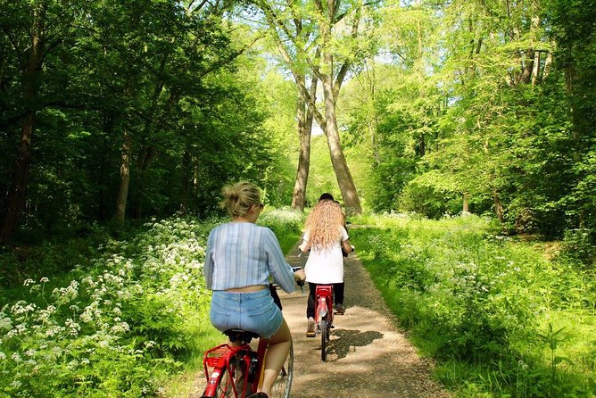 Countryside Fishermen Villages & Cheese E-bike Tour - Jacobs Hoeve cheese farm near Volendam