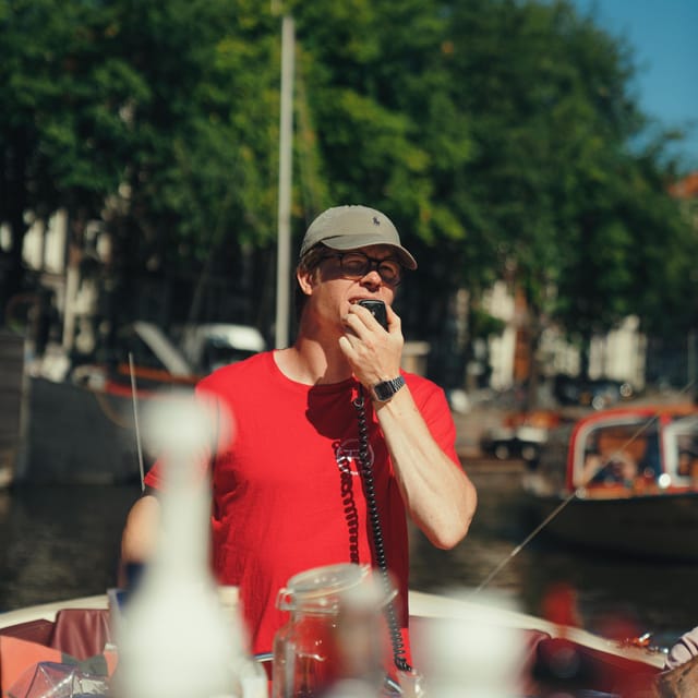 COZY AND FUN CANAL TOUR: A UNIQUE JOURNEY THROUGH AMSTERDAM - Why the electric boat changes the ride