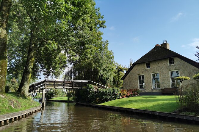 Day Tour Giethoorn, Afsluitdijk and Zaanse Schans with Boat Cruise - Who should book this countryside day trip