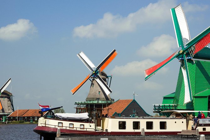 Day Trip from Amsterdam to Zaanse Schans Windmills and Volendam - Zaanse Schans and its working windmills