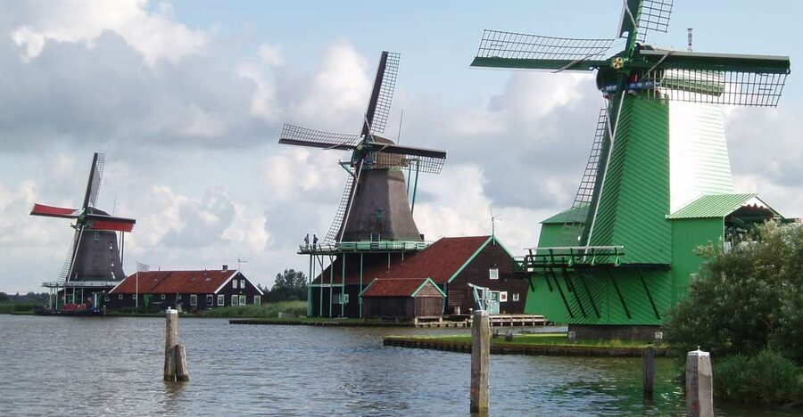 Day Trip to Zaanse Schans, Volendam and Marken - Cheese and stroopwafels, with a choice to make