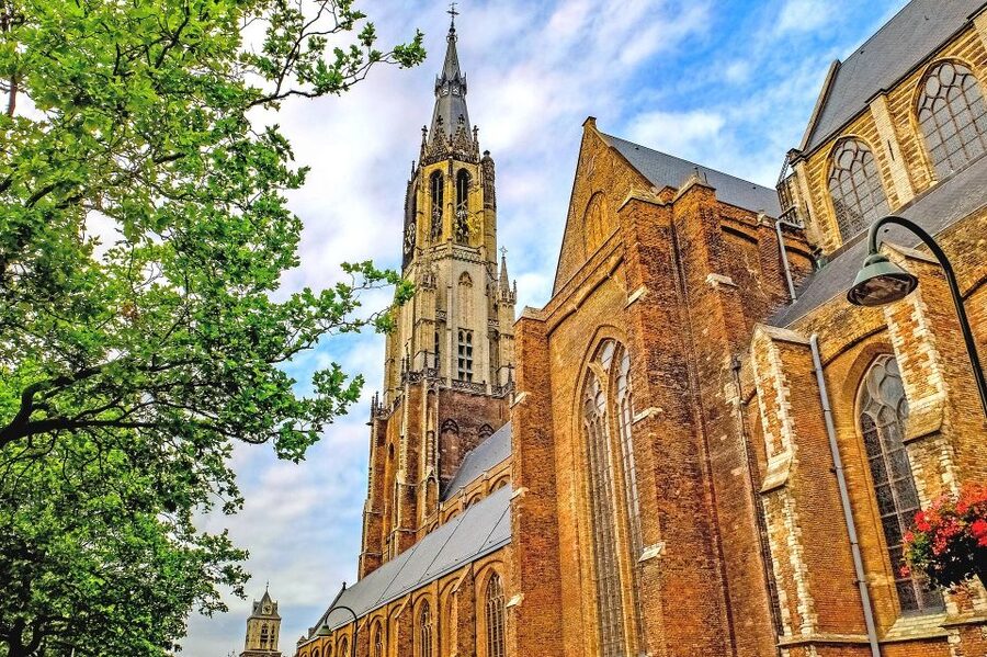 Delft: Guided Walking Tour - New Church and the Dutch Royal Tombs