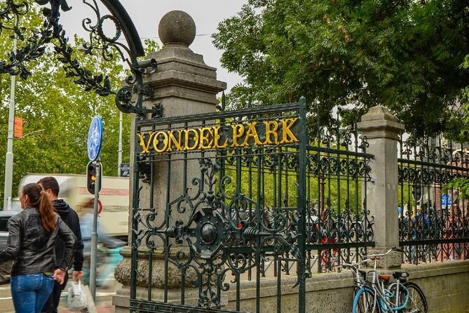 Discover Amsterdam Vondelpark in this Outside Escape city game! - A quieter pause at Pesthuislaan