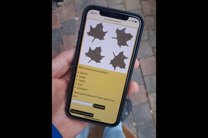 Discover Leiden with a self-guided Outside Escape city game tour! - Pieterskerkhof, a quieter pause in the route