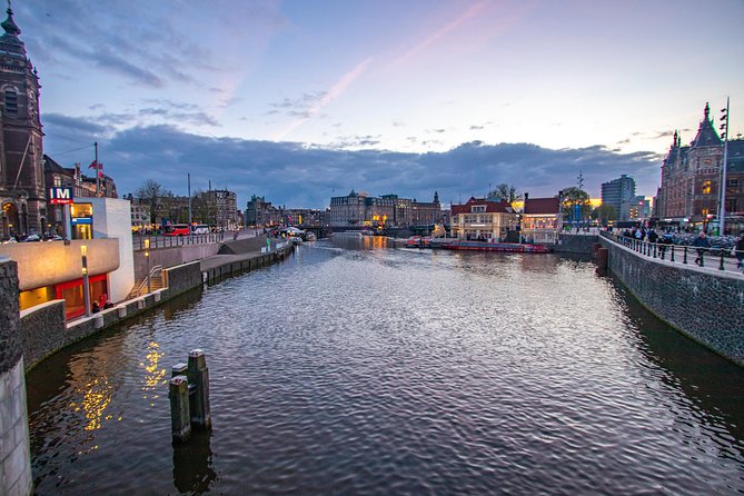 Discover the LGBT side of Amsterdam with a Local - Who should book this experience?