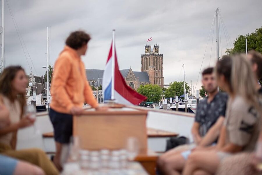Dordrecht: City Canal Cruise - Seeing Dordrecht from the water