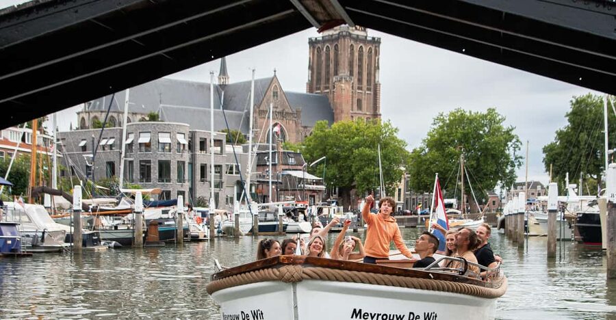 Dordrecht: City Canal Cruise - Harbors, the river, and the route toward Groothoofd