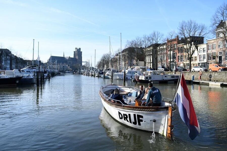 Dordrecht: City Canal Cruise - A guide with local character