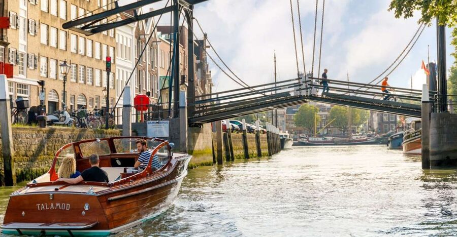 Dordrecht: City Walking Tour with Boat Ride - Key points to know before you book
