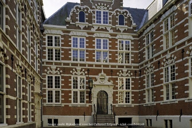 Dutch Golden Age: Private Tour of Amsterdam & Rembrandt's House - Starting at Paleisstraat and getting oriented