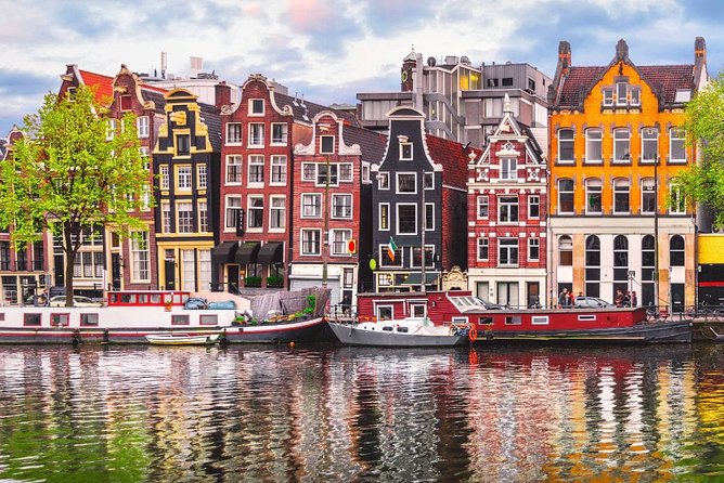 e-Scavenger hunt Amsterdam: Explore the city at your own pace - Museumplein and Amsterdam’s big-name museums