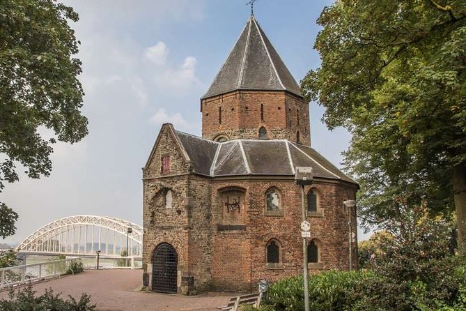 e-Scavenger hunt Nijmegen: Explore the city at your own pace - Museums, medieval streets, and small city details