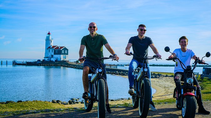 E-scooter rental Volendam - Countryside of Amsterdam - The dikes and the Gouwzee